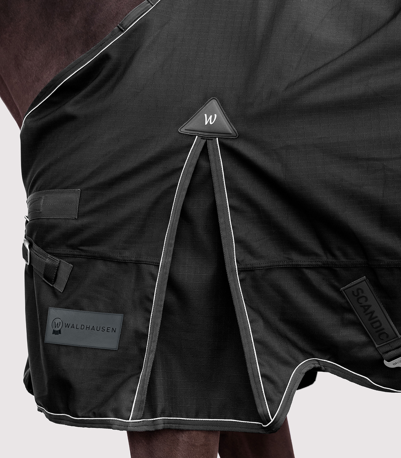 Manta para exterior SCANDIC, 300 g negro - Imagen 4