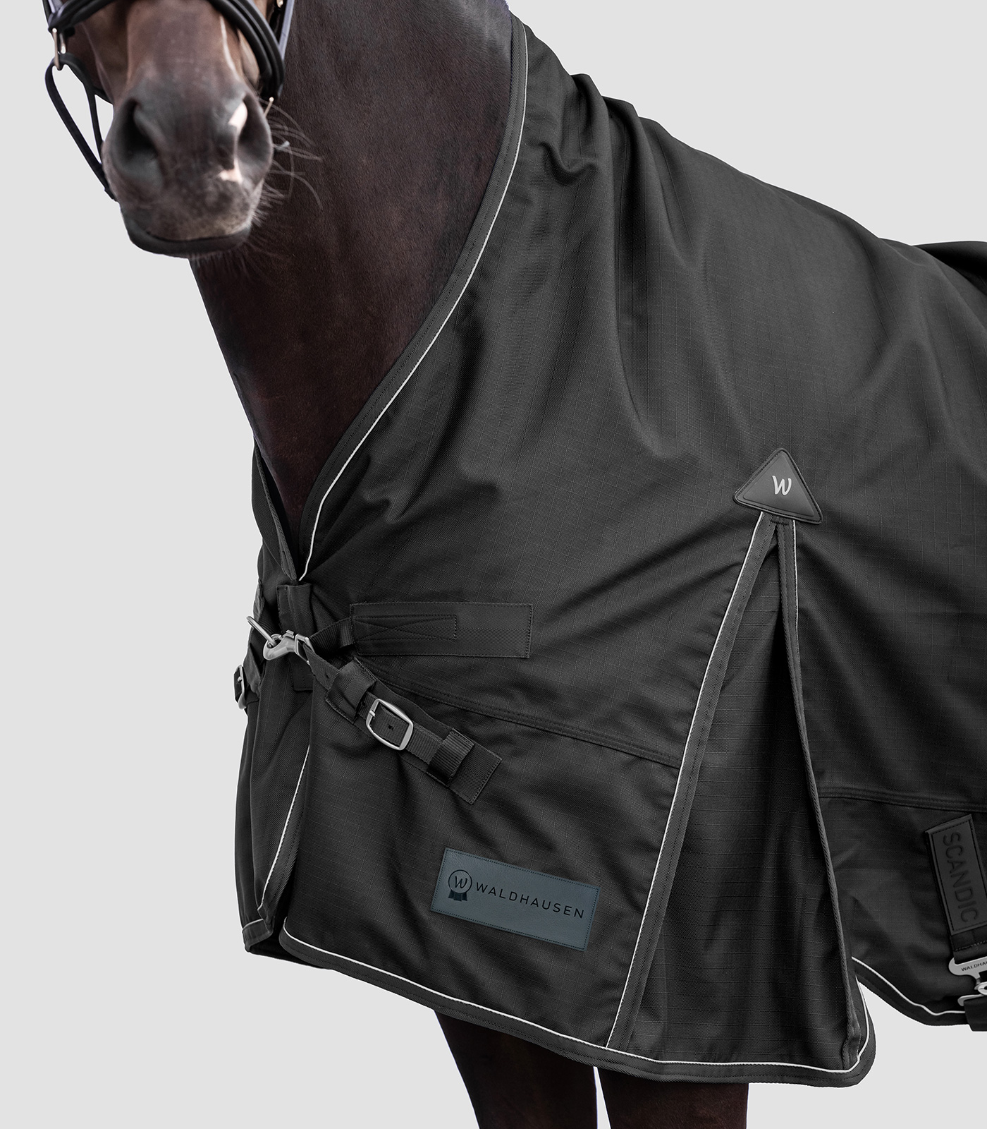 Manta para exterior SCANDIC, High Neck, 200 g negro - Imagen 2